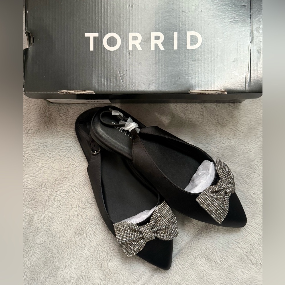 Black Embellished Bow Pointed Toe Slingback (WW)